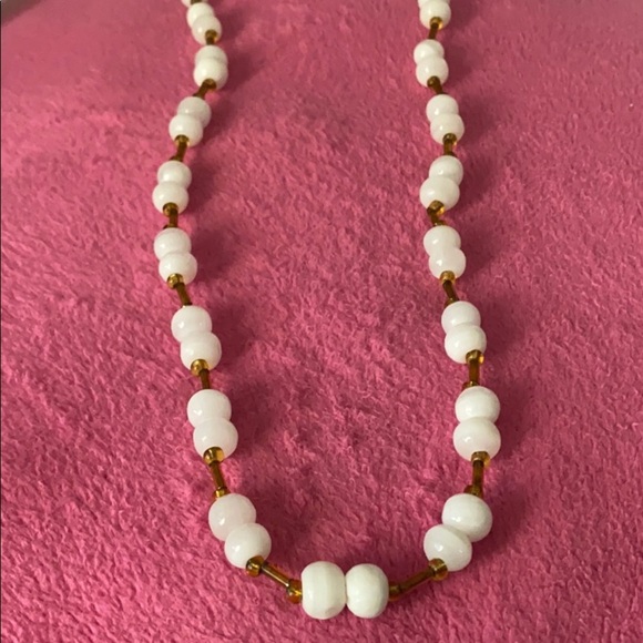 Vintage white and brown long necklace - Picture 6 of 7